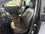 Hyundai ix35 1.6i GDI i-Vision Airco - Achteruitrijcamera - Navigatiesysteem - Cruise control - Parkeersensor achter - Licht metalen velgen 17 inch - Stoelverwarming - Mistlampen - Radio - Bluetooth - Dakrails - Elektrische ramen - Extra getint glas achter - Stuur multifunctioneel - Nieuwe APK keuring tot juni 2027