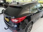 Hyundai ix35 1.6i GDI i-Vision Airco - Achteruitrijcamera - Navigatiesysteem - Cruise control - Parkeersensor achter - Licht metalen velgen 17 inch - Stoelverwarming - Mistlampen - Radio - Bluetooth - Dakrails - Elektrische ramen - Extra getint glas achter - Stuur multifunctioneel - Nieuwe APK keuring tot juni 2027
