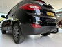 Hyundai ix35 1.6i GDI i-Vision Airco - Achteruitrijcamera - Navigatiesysteem - Cruise control - Parkeersensor achter - Licht metalen velgen 17 inch - Stoelverwarming - Mistlampen - Radio - Bluetooth - Dakrails - Elektrische ramen - Extra getint glas achter - Stuur multifunctioneel - Nieuwe APK keuring tot juni 2027
