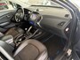 Hyundai ix35 1.6i GDI i-Vision Airco - Achteruitrijcamera - Navigatiesysteem - Cruise control - Parkeersensor achter - Licht metalen velgen 17 inch - Stoelverwarming - Mistlampen - Radio - Bluetooth - Dakrails - Elektrische ramen - Extra getint glas achter - Stuur multifunctioneel - Nieuwe APK keuring tot juni 2027