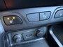 Hyundai ix35 1.6i GDI i-Vision Airco - Achteruitrijcamera - Navigatiesysteem - Cruise control - Parkeersensor achter - Licht metalen velgen 17 inch - Stoelverwarming - Mistlampen - Radio - Bluetooth - Dakrails - Elektrische ramen - Extra getint glas achter - Stuur multifunctioneel - Nieuwe APK keuring tot juni 2027