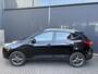 Hyundai ix35 1.6i GDI i-Vision Airco - Achteruitrijcamera - Navigatiesysteem - Cruise control - Parkeersensor achter - Licht metalen velgen 17 inch - Stoelverwarming - Mistlampen - Radio - Bluetooth - Dakrails - Elektrische ramen - Extra getint glas achter - Stuur multifunctioneel - Nieuwe APK keuring tot juni 2027