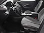 Peugeot 2008 1.2 PureTech 130pk Automaat Allure Navigatie Apple Carplay/Android Auto 360 camera Parkeersensoren Blind Spot Assist Adaptieve Cruise Control Stoelverwarming Getinte ramen Climate Control