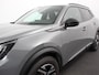 Peugeot 2008 1.2 PureTech 130pk Automaat Allure Navigatie Apple Carplay/Android Auto 360 camera Parkeersensoren Blind Spot Assist Adaptieve Cruise Control Stoelverwarming Getinte ramen Climate Control