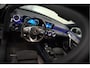 Mercedes-Benz A-klasse 250 e AMG Line | Panoramadak | Stoelverwarming | Keyless | Head-Up Display | 360 Camera | Apple Carplay | Ambiance Verlichting | Adaptive Cruise Control | Navigatie | DAB | Multibeam LED | SOH 96,96%