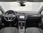 Volkswagen Tiguan 1.5 TSI Elegance | 150 PK | Automaat | Apple Carplay / Android Auto | Parkeeercamera | Stoelverwarming | Stuurverwarming | Trekhaak | Panoramadak |