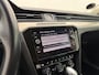 Volkswagen Passat Variant 1.5 TSI Highline | Automaat | Adaptive cruise | Stoelverwarming | CarPlay | Camera | Trekhaak