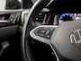 Volkswagen Taigo 1.0 TSI Sport (PANORAMADAK, 1e EIGENAAR, VIRTUAL COCKPIT, APPLE CARPLAY, GROOT NAVI, CLIMATE, STOELVERWARMING, SPORTSTOELEN, GETINT GLAS, IQ LIGHT, NIEUWSTAAT)