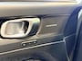 Volvo XC40 1.5 T5 Ultra Dark | Stuur Verwarming | Stoel Verwarming | Panorama Dak | Draadloos oplader Telefoon | Bliss | Camera | Parkeersensoren | Elektrische Achterklep | DAB | Harman Kardon |