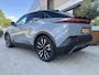 Toyota C-HR / C-HR+ First Edition 77 kWh | Bi-Tone | 20"| Stoel/Stuurverw | Camera