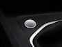 Volkswagen Golf 1.0 TSI Life Business 110 PK | Apple Carplay | Comfort Pakket | Multimedia pakket | Deep Black | Adaptive cruise control |