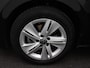Volkswagen Golf 1.0 TSI Life Business 110 PK | Apple Carplay | Comfort Pakket | Multimedia pakket | Deep Black | Adaptive cruise control |