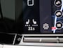 Volkswagen Golf 1.0 TSI Life Business 110 PK | Apple Carplay | Comfort Pakket | Multimedia pakket | Deep Black | Adaptive cruise control |