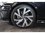 Volkswagen Golf Variant 1.5 eTSI R-Line DSG | Panoramadak | Carplay | Winter Pakket