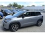 Citroën C3 Aircross 1.2 Benizne 110 Pk Hoge Luxe Shine * Navigatie * Cruise Control * L.M. Velgen * Achteruitrij Parkeer Camera & Sensoren * Stoelverwarming * Speci\le Bekleding * Vingerhoets; Vierde Generatie Eersteklas Service. Al meer dan 100 jaar een begrip in de Brabantse Kempen
