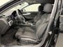Audi A4 Avant 40 TFSI 204PK S-Line Facelift PANO/TREKHAAK/ACC/MATRIX/20"AUDI-SPORT/STOEL+STUURVERW/PRIVACY/DYNAMIC-LED/SPORT-PAKKET/MYTHOSSCHWARZ/VOLLEDIG AUDI DEALER HISTORIE, NET OH BEURT GEHAD