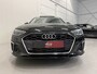 Audi A4 Avant 40 TFSI 204PK S-Line Facelift PANO/TREKHAAK/ACC/MATRIX/20"AUDI-SPORT/STOEL+STUURVERW/PRIVACY/DYNAMIC-LED/SPORT-PAKKET/MYTHOSSCHWARZ/VOLLEDIG AUDI DEALER HISTORIE, NET OH BEURT GEHAD
