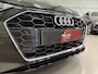 Audi A4 Avant 40 TFSI 204PK S-Line Facelift PANO/TREKHAAK/ACC/MATRIX/20"AUDI-SPORT/STOEL+STUURVERW/PRIVACY/DYNAMIC-LED/SPORT-PAKKET/MYTHOSSCHWARZ/VOLLEDIG AUDI DEALER HISTORIE, NET OH BEURT GEHAD