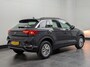 Volkswagen T-Roc 1.0 TSI Style | NL-AUTO! | 1E EIGENAAR | ADAPTIVE CRUISE | LANE ASSIST | CAMERA | PARK SENS V+A | DEALER OH! | DRAADLOOS LADEN | CLIMA | NAVI