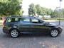 Volvo V70 1.6 T4 Nordic+ Automaat 180 PK!! Leer Stoelverwarming Navigatie Ecc Cruisecontrol Pdc Lm Velgen Trekhaak ***Dealer Onderhouden***