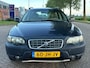 Volvo V70 Cross Country 2.4 T Comfort Line ECC Audio/Navigatie Elect. pakket LMV 16" Ledert Cruise Trekhaak Dealeronderhoud Nw Apk