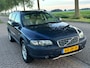 Volvo V70 Cross Country 2.4 T Comfort Line ECC Audio/Navigatie Elect. pakket LMV 16" Ledert Cruise Trekhaak Dealeronderhoud Nw Apk