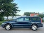 Volvo V70 Cross Country 2.4 T Comfort Line ECC Audio/Navigatie Elect. pakket LMV 16" Ledert Cruise Trekhaak Dealeronderhoud Nw Apk