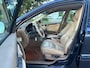 Volvo V70 Cross Country 2.4 T Comfort Line ECC Audio/Navigatie Elect. pakket LMV 16" Ledert Cruise Trekhaak Dealeronderhoud Nw Apk