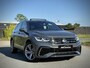 Volkswagen Tiguan 1.5 TSI R-Line Panoramadak|Leer|Elektr. verst. stoelen|Camera|Keyless|Sfeerverlichting|Virtual|Trekhaak|Carplay