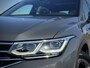 Volkswagen Tiguan 1.5 TSI R-Line Panoramadak|Leer|Elektr. verst. stoelen|Camera|Keyless|Sfeerverlichting|Virtual|Trekhaak|Carplay