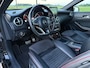 Mercedes-Benz A-klasse 180 AMG Automaat | Panoramadak | Apple CarPlay-Android Auto | Leder/Alcantra | Clima | 18" Velgen | Cruise