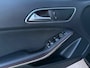 Mercedes-Benz A-klasse 180 AMG Automaat | Panoramadak | Apple CarPlay-Android Auto | Leder/Alcantra | Clima | 18" Velgen | Cruise