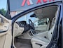 Volvo V60 2.0T Kinetic Automaat! Trekhaak! Leer! Nette Auto! NAP! Airco/Clima! Cruise Control!