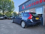 Volvo V60 2.0T Kinetic Automaat! Trekhaak! Leer! Nette Auto! NAP! Airco/Clima! Cruise Control!