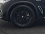 BMW X5 xDrive45e X Line PHEV 395pk Dealer O.H. | Trekhaak Af Fabriek | Panodak | Luchtvering | Head Up | Camera | Lederen Sportstoelen Memory & Verwarmd | Adaptief Onderstel | Sfeerverlichting | Keyless | Blis | Hifi | Plug In Hybrid |