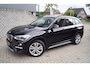 BMW X1 XDrive20i High Executive Autom Panodak Leder Sportst Stoelverw Navi Head-Up Clima Cruise 2x PDC LED Kopl LMV 18 ENZ.