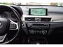 BMW X1 XDrive20i High Executive Autom Panodak Leder Sportst Stoelverw Navi Head-Up Clima Cruise 2x PDC LED Kopl LMV 18 ENZ.
