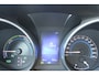 Toyota Auris 1.8 Hybrid Aut. *Executive* | Panorama | Camera | Stoelverwarming | Half- Leder | Cruise & Climate Control | Extra Velgenset |