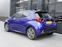 Mazda 2 Hybrid Toyota Yaris 1.5 Homura (Navi/Carplay,Camera,AdaptiveCruise,Stoel+Stuurverwarming,PDC,Leder,Keyless)