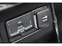 Jeep Renegade 1.4 MultiAir Limited | Climate Control | Cruise Control | Trekhaak | Panoramadak | Achteruitrijcamera | Stoel- en Stuurverwarming |