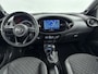 Toyota Aygo X 1.0 VVT-i S-CVT Premium | Dealer Onderhouden | 1e Eigenaar | JBL | Keyless Entry/Start | Climate Control | Stoelverwarming | Parkeersensoren voor+achter | Draadloze telefoonlader |