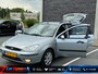 Ford Focus Wagon 1.6-16V Futura | Automaat | Leder | Airco | Trekhaak | Recent Onderhouden