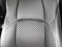 Toyota Yaris 1.5 Hybrid Executive | JBL | Head-Up Display | Dodehoek Detectie | Stoel+stuurverwarming | Parkeersensoren voor+achter | Draadloze telefoonlader | Navigatie | Apple CarPlay/Android Auto |