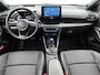 Toyota Yaris 1.5 Hybrid Executive | JBL | Head-Up Display | Dodehoek Detectie | Stoel+stuurverwarming | Parkeersensoren voor+achter | Draadloze telefoonlader | Navigatie | Apple CarPlay/Android Auto |