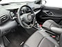 Toyota Yaris 1.5 Hybrid Executive | JBL | Head-Up Display | Dodehoek Detectie | Stoel+stuurverwarming | Parkeersensoren voor+achter | Draadloze telefoonlader | Navigatie | Apple CarPlay/Android Auto |