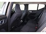 Volvo XC40 T3 Business Pro - IntelliSafe Assist & Surround - Parkeercamera achter - Parkeersensoren voor & achter - High Performance audio - 18' LMV