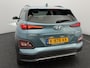 Hyundai Kona Electric EV Limited 64 kWh 3- Fase SOH 95,6% | Warmtepomp | Elektrisch Schuif/Kanteldak | Camera | Leer | Head-Up Display