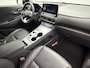 Hyundai Kona Electric EV Limited 64 kWh 3- Fase SOH 95,6% | Warmtepomp | Elektrisch Schuif/Kanteldak | Camera | Leer | Head-Up Display