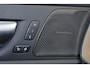 Volvo XC60 T6 Recharge AWD Plus Dark - Panorama/schuifdak - IntelliSafe Assist & Surround - 360º Camera - Harman/Kardon audio - Verwarmde voorstoelen, stuur & achterbank - Parkeersensoren voor & achter - Elektr. bedienb. voorstoelen met geheugen - Head up display - Inklapbare trekhaak - 19' LMV