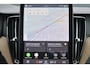 Volvo XC60 T6 Recharge AWD Plus Dark - Panorama/schuifdak - IntelliSafe Assist & Surround - 360º Camera - Harman/Kardon audio - Verwarmde voorstoelen, stuur & achterbank - Parkeersensoren voor & achter - Elektr. bedienb. voorstoelen met geheugen - Head up display - Inklapbare trekhaak - 19' LMV